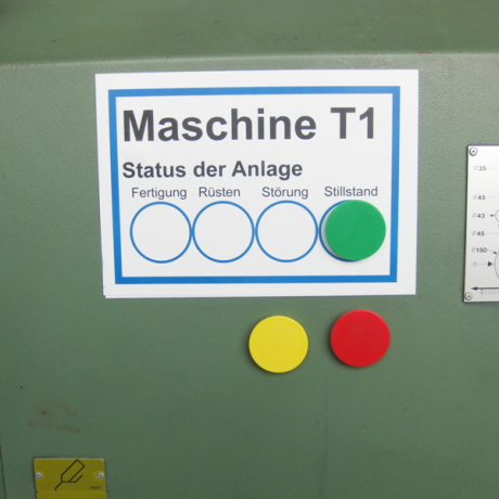 Mit Hilfe des roten, gelben und grünen Magnets kann der Status an der Anlage visualisiert werden