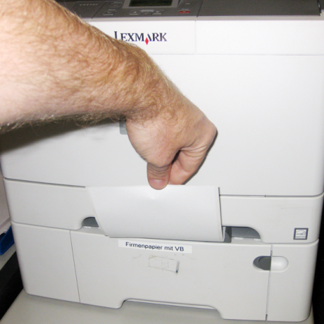 Die Kanbankarten Falt 102x70 E können einfach mit einem Laserdrucker bedruckt werden