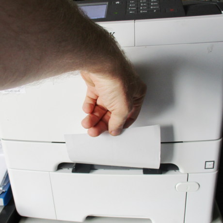 Die Etiketten der Haftnotiz Mag Flip Print können mit einem Laserdrucker bedruckt werden