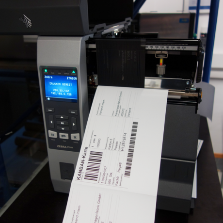 Die Kanbankarten Endlos 210x148 A können mit einem Drucker mit Blackmarkerkennung bedruckt werden