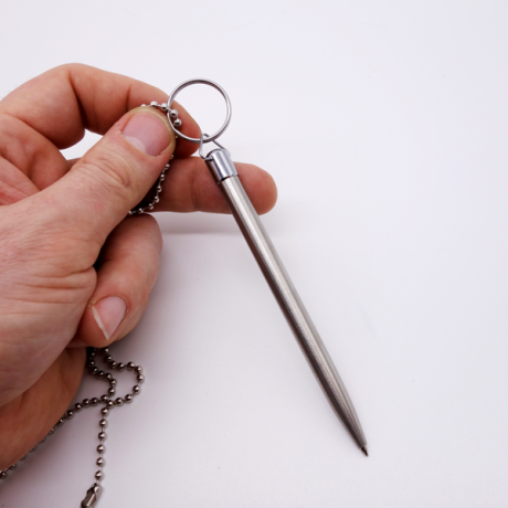 Kugelschreiber Hang mit Stiftkette verbunden werden
